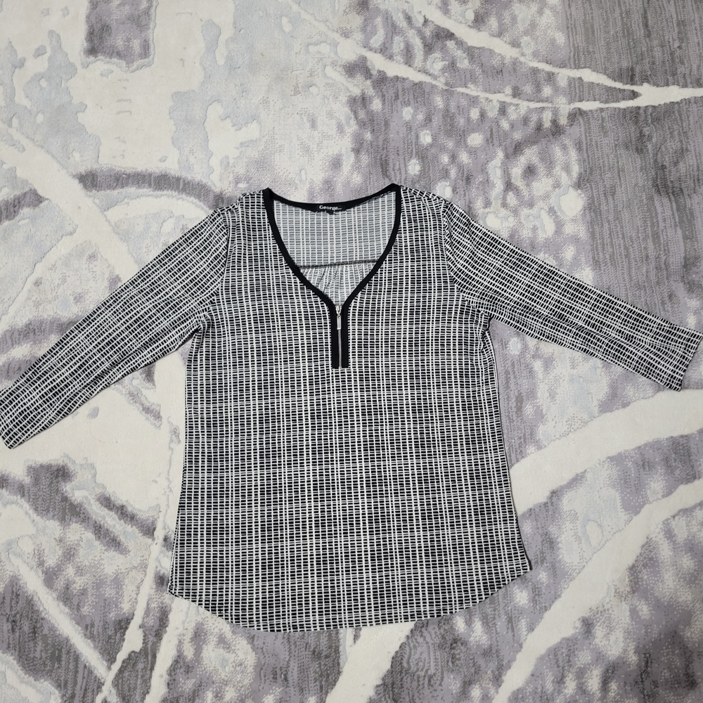 Grid-Print V-Neck Blouse with Contrast Trim - Black/White Size M
